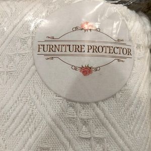 X-Large White Knit Couch/Bed Cover